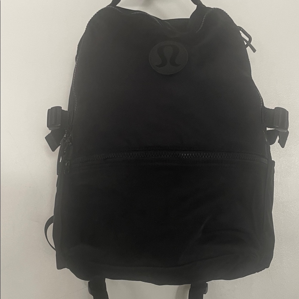 lululemon Classic Black Backpack unisex in good condition